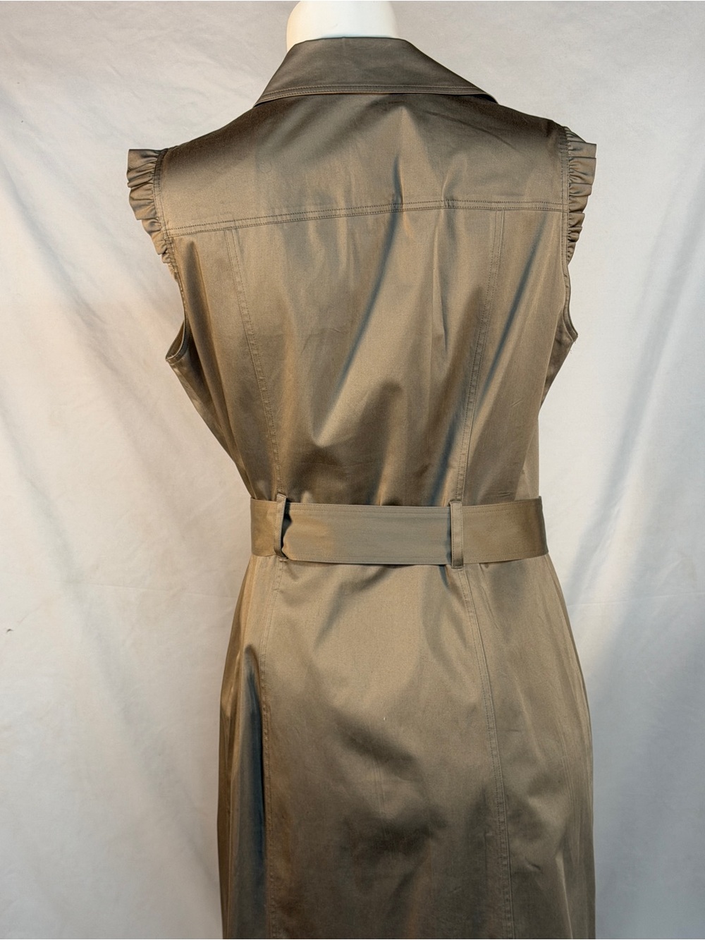 Burberry London Beige Trench-Style Dress with Black Detailing - Picture 8 of 10